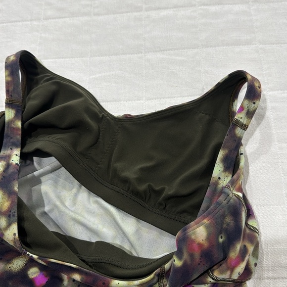 Lululemon Crop Top - Picture 10 of 10